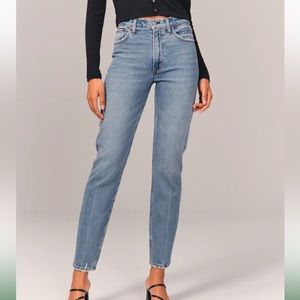 Abercrombie ‘The Mom Jean’